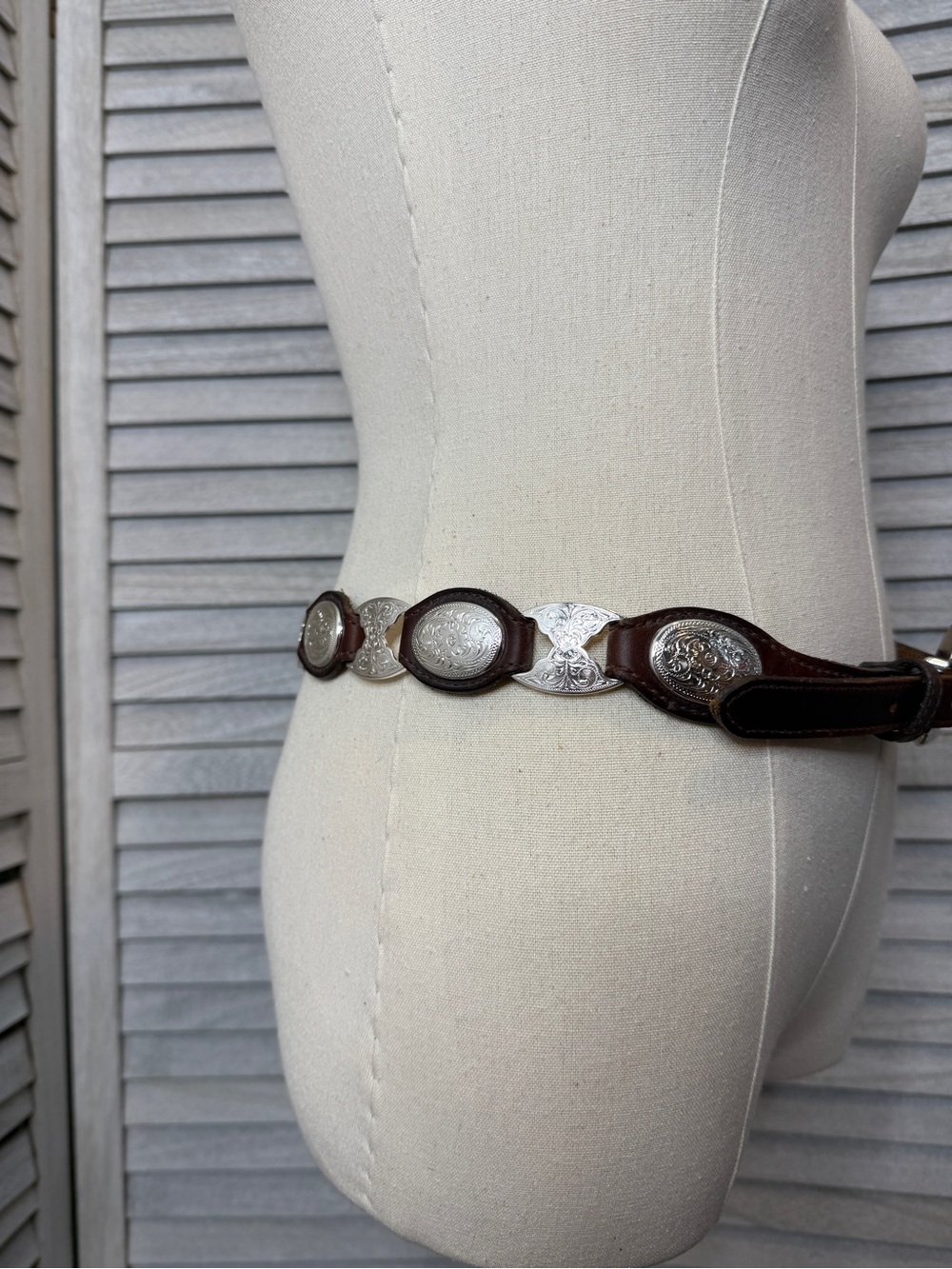 Vintage 1996 Tony Lama Genuine Leather Western Concho Belt – Size 32 - Picture 4 of 15